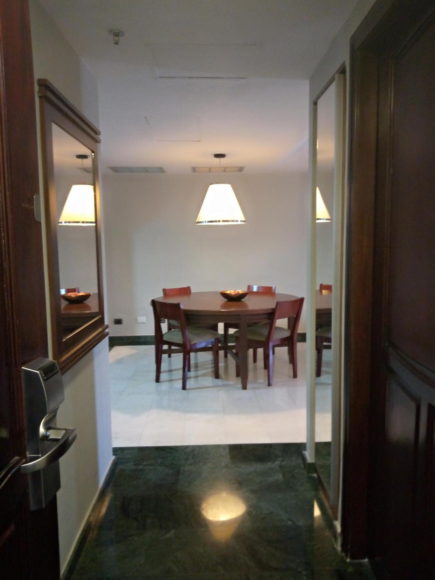 Executive Suites Valencia Buitenkant foto