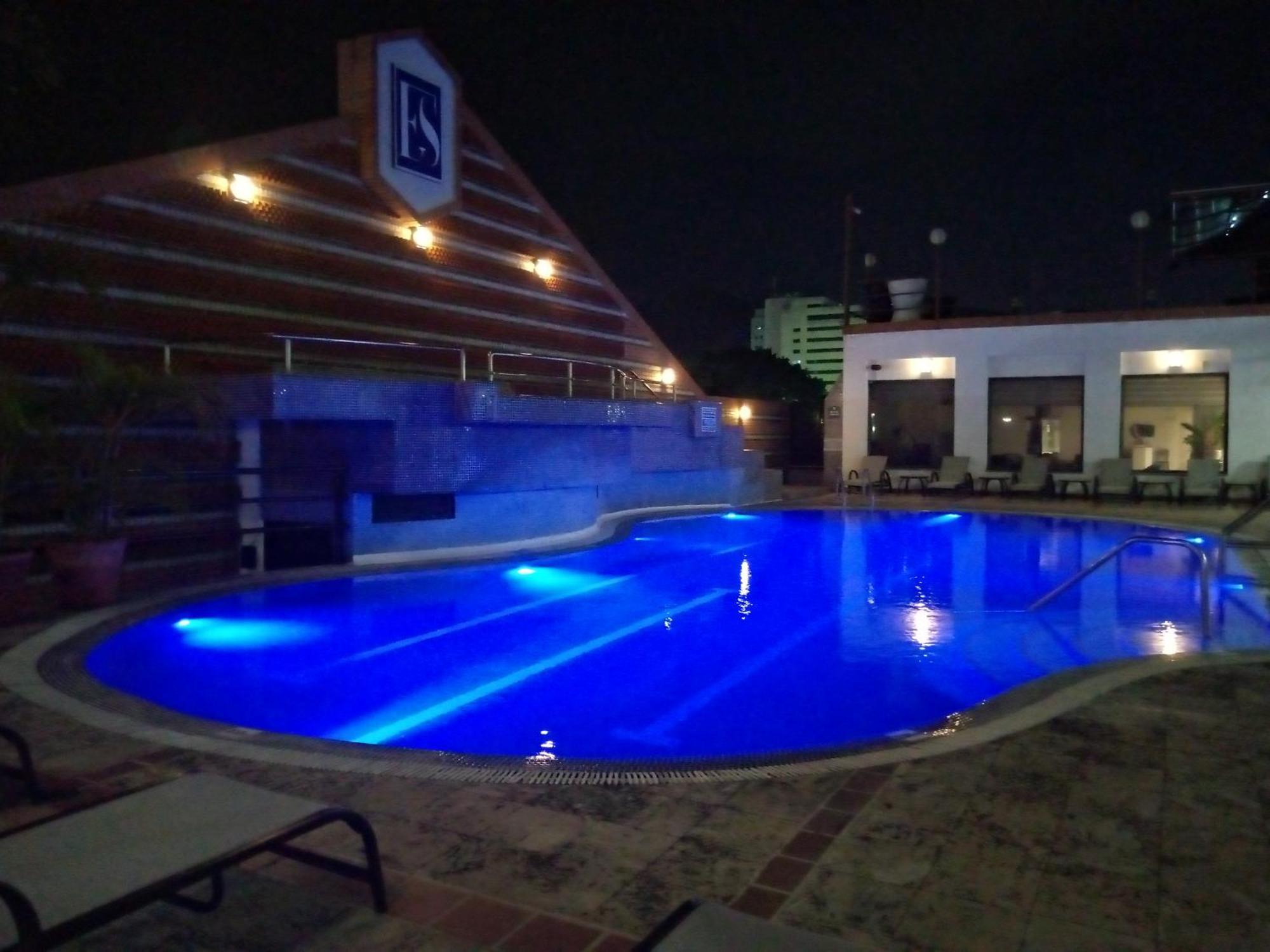 Executive Suites Valencia Buitenkant foto